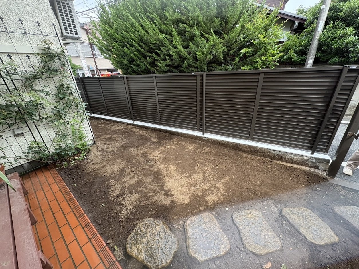 庭じまい後の目隠しフェンス設置工事